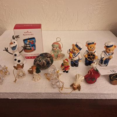 mini ornaments mostly bears