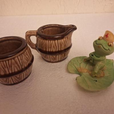 frog and other smalll cereramiics