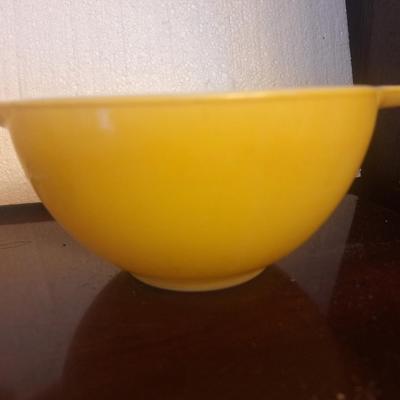 2 yellow pyrex cinderella mixing bowls see all photos