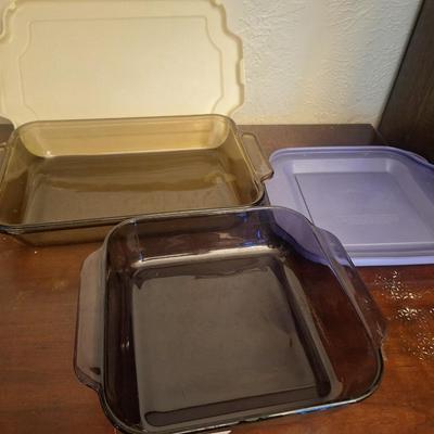 casserole dishes with lids
