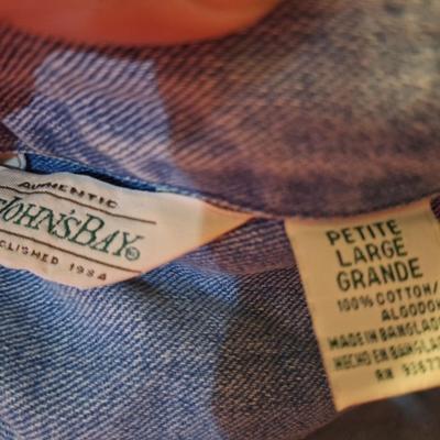 St Johns bay size Pettie large- jean denim jacket