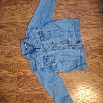 St Johns bay size Pettie large- jean denim jacket