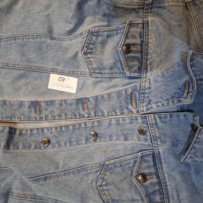 St Johns bay size Pettie large- jean denim jacket