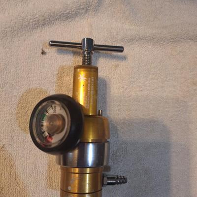 medical oxygen regulator