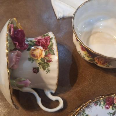 royal albert bone china plates and other- nightlight has a chip on the pink rose, see all photos
