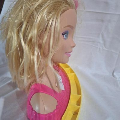 Barbie styling head