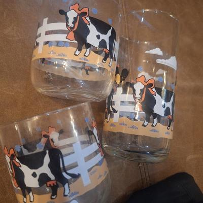 Cow drinking glasses