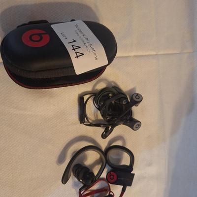 beats earphones (corded)