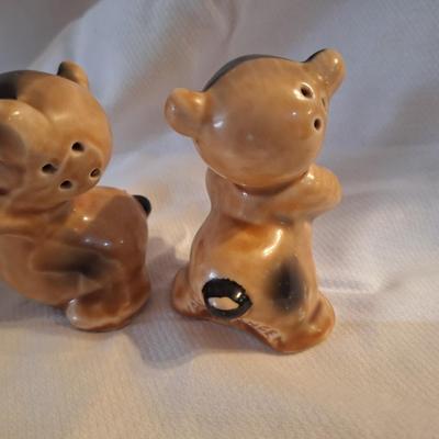 salt and pepper shakers