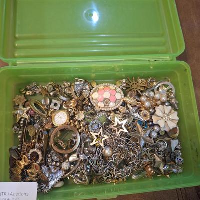 jewelry pieces- mostly broken jewelry and unmatched earrings