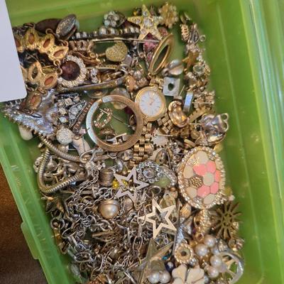jewelry pieces- mostly broken jewelry and unmatched earrings