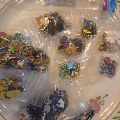 some kind of crafty things, many are metal plate under them not included (it's in next lot).