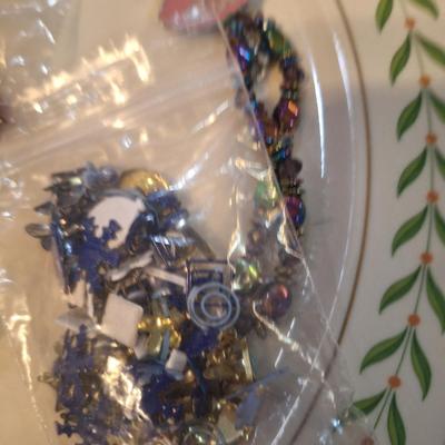 some kind of crafty things, many are metal plate under them not included (it's in next lot).
