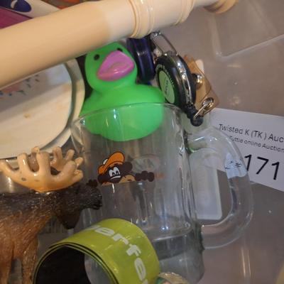 misc. container of items