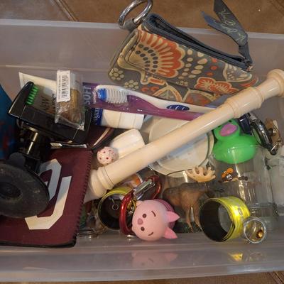 misc. container of items