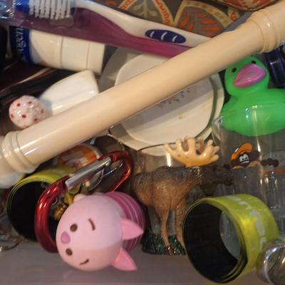 misc. container of items