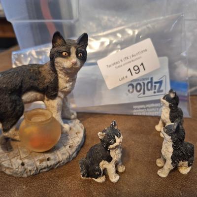 cat figurine with kittens