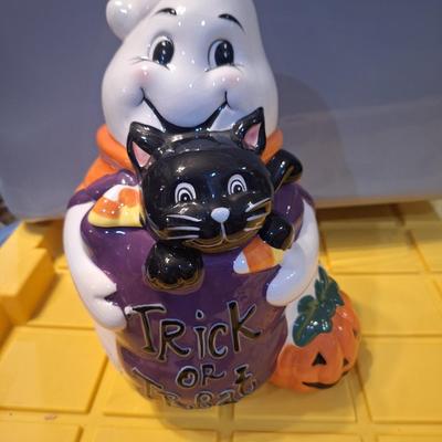 Halloween cookie jar, some stress cracks