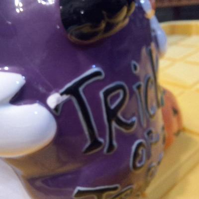 Halloween cookie jar, some stress cracks