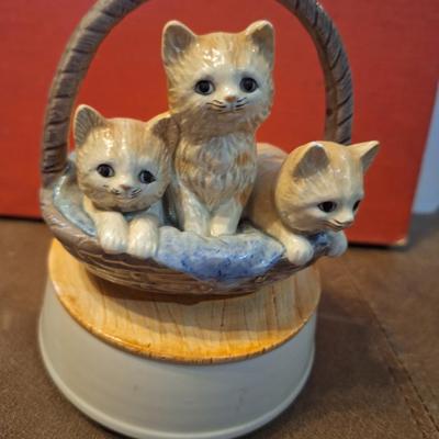 musical ceramic basket of cats