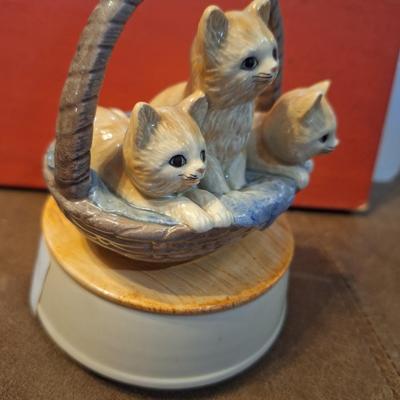 musical ceramic basket of cats