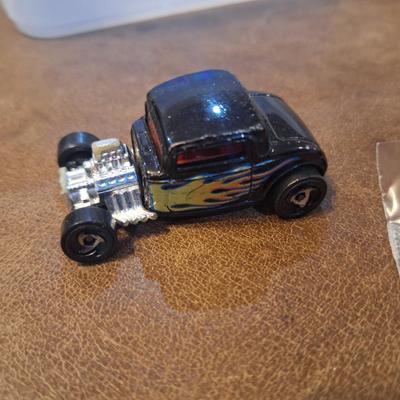 vintage hot wheels or other pocket cars