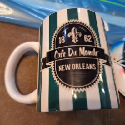 café du monde coffee mug and ceramic wall mask