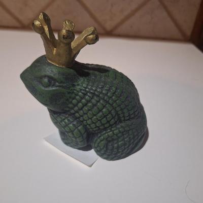 cast iron frog prince