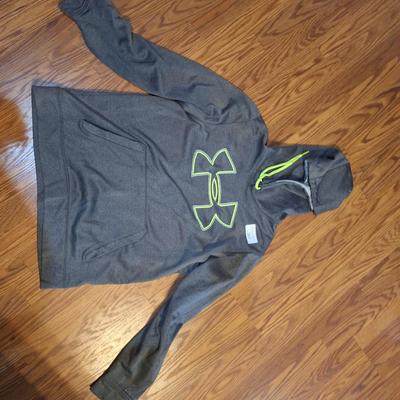 under armor hooded shirt