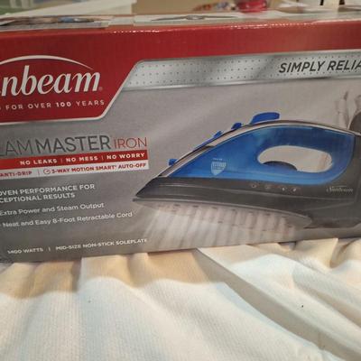sunbeam steam iron with retractable cable