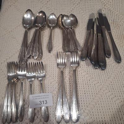 Rogers Bros silverplated flatware set