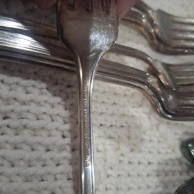 Rogers Bros silverplated flatware set