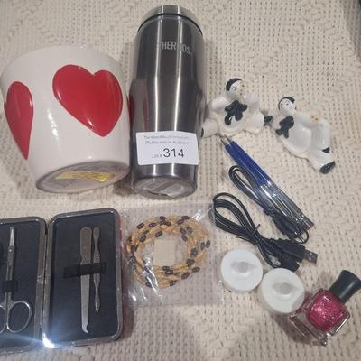 mixed lot of random items
