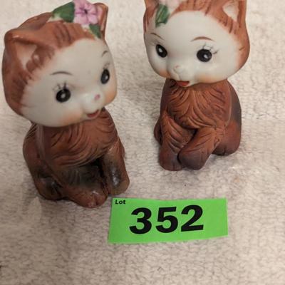 Kittens salt and pepper shakers made in Korea