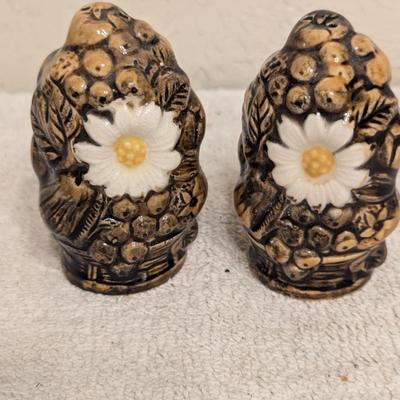 Flower and fruit salt and pepper shaker