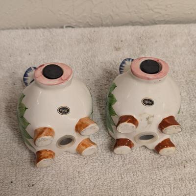 pigs with flowers salt and pepper shakers