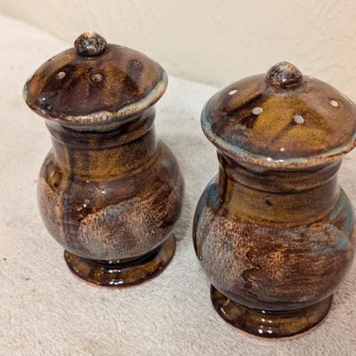 Ceramic salt and pepper shaker
