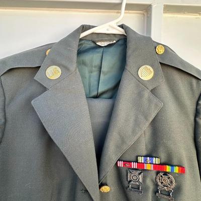 UNITED STATES ARMY SERVICE UNIFORM WITH BARS AMD PINS