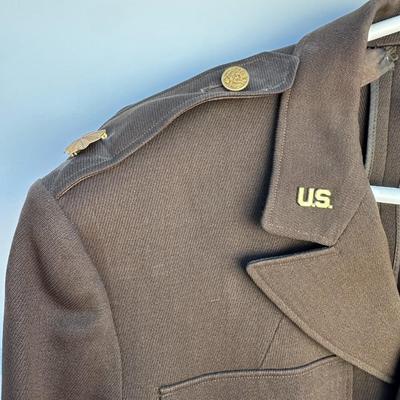 VINTAGE U.S. ARMY SERVICE OFFICERS UNIFORM COAT