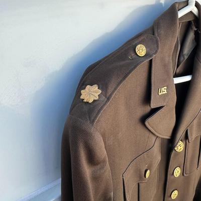 VINTAGE U.S. ARMY SERVICE OFFICERS UNIFORM COAT