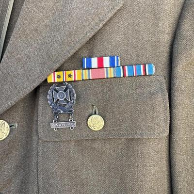 VINTAGE UNITED STATES ARMY UNIFORM JACKET WITH RIBBON RACK