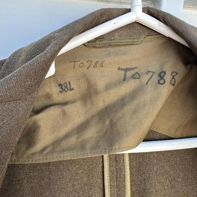 VINTAGE UNITED STATES ARMY UNIFORM JACKET WITH RIBBON RACK