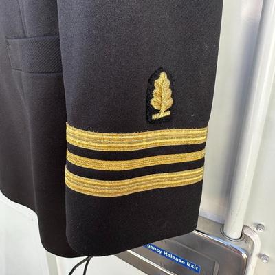 UNITED STATES NAVY OFFICER DINNER DRESS BLUES JACKET