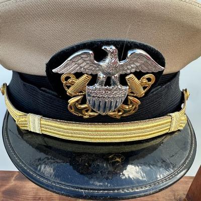 VINTAGE U.S. NAVY OFFICERS VISOR CAP