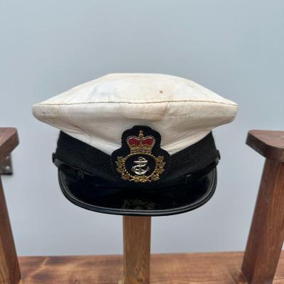 VINTAGE BRITISH ROYAL NAVY OFFICERS PEAK CAP