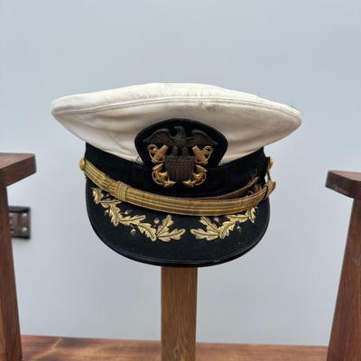 VINTAGE U.S. NAVY OFFICERS DRESS WHITE CAP