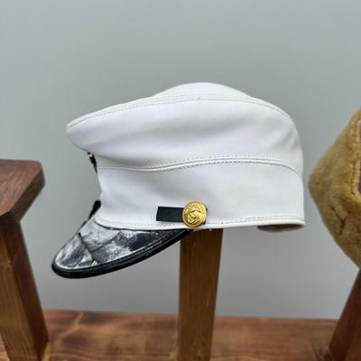 VINTAGE U.S. MARINE CORPS DRESS CAP AND WWII LAMBSKIN HELMET LINER