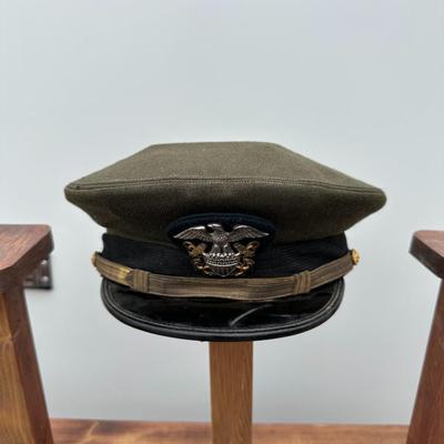 VINTAGE WWII U.S. NAVY OFFICERS VISOR CAP