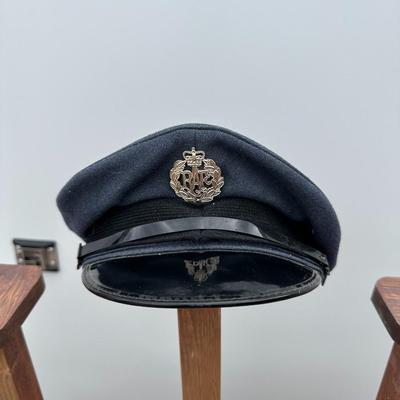 VINTAGE ROYAL AIR FORCE PEAKED CAP