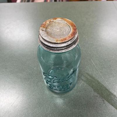 Sale Photo Thumbnail #1032: Vintage Blue Ball round Qt Mason Jar #8 with zinc Lid